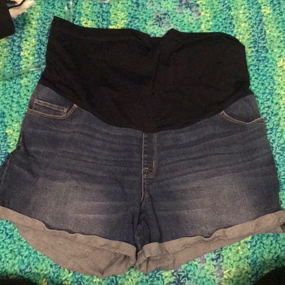 Liz Lange maternity shorts xxl